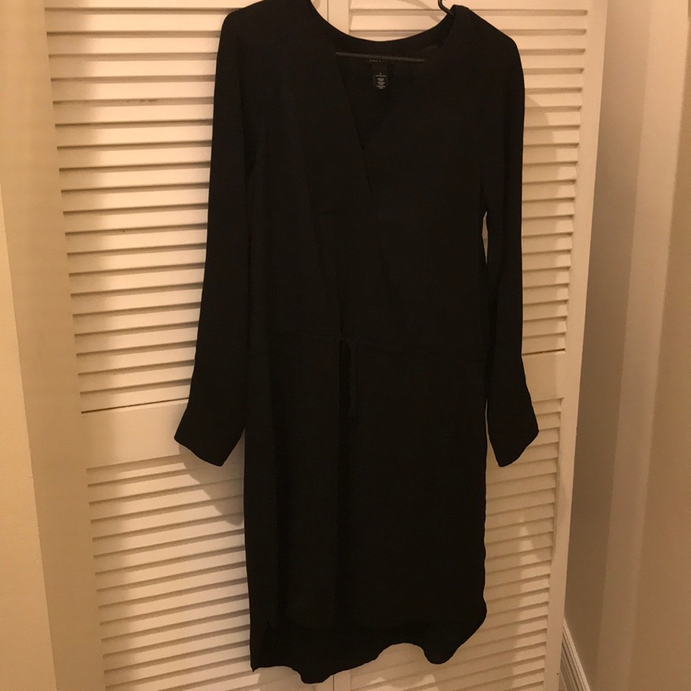 White House Black Market Size 8 sheath dress